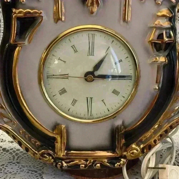 Antique Vintage Sessions Ceramic Table  Clock Oxford Metal Spinning
Clock - Picture 9 of 17